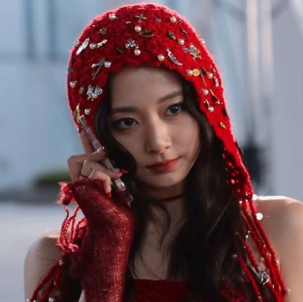 【外星海洋之星女神】(地球化名周子瑜)