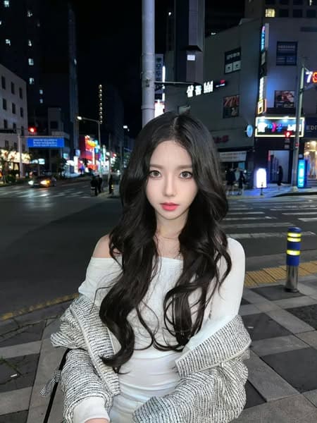 【外星牡丹女神】(地球化名张允恩呐)