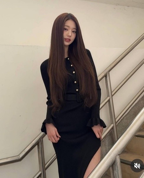 【外星真人版芭比女神】(地球化名張員瑛)